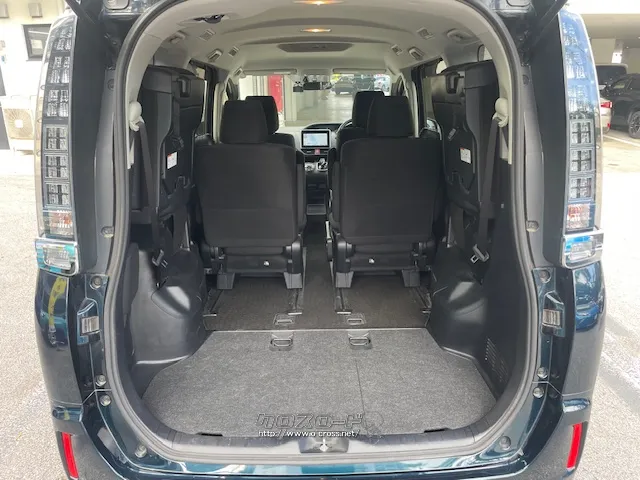 お問い合わせはユーポス奥武山店まで!098-852-0810 トヨタ ヴォクシー