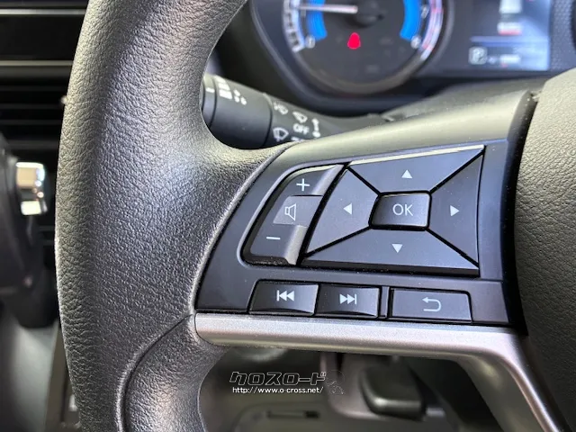 ステアリングスイッチ(音量調整/チャンネル切り替え) 日産 ルークス