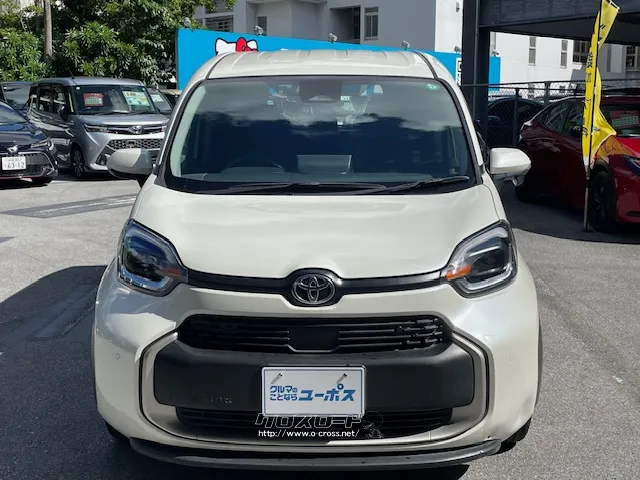 コンパクトな5人乗りで、両側スライドドアを持つミニバン トヨタ シエンタ