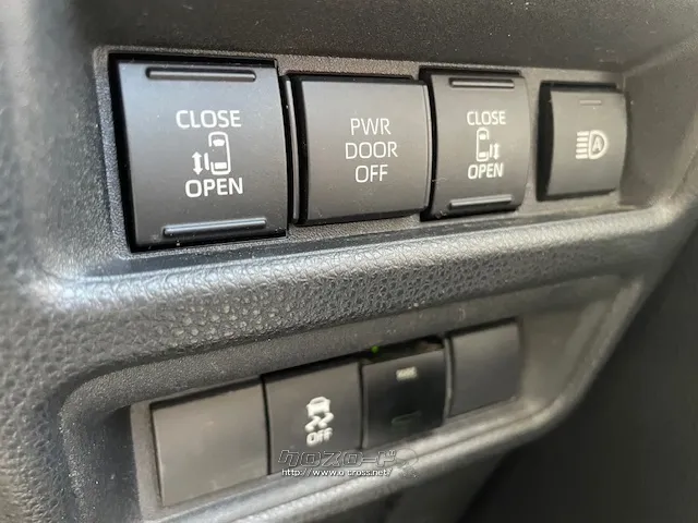 お問い合わせはユーポス奥武山店まで!098-852-0810 トヨタ シエンタ