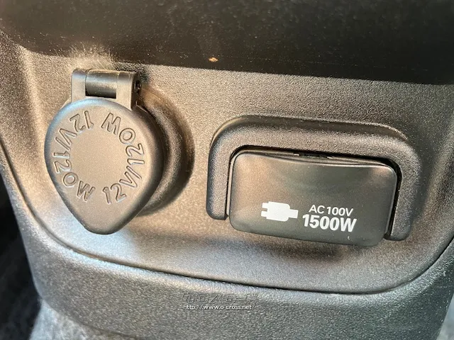 お問い合わせはユーポス奥武山店まで!098-852-0810 トヨタ シエンタ