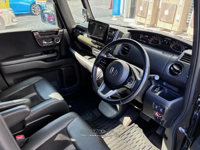 従来機能に加え、新たに後方誤発進抑制機能を追加し、全タイプに標準装備としている ホンダ N-BOX