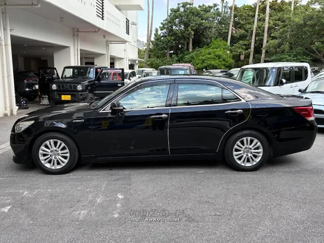 電動式リヤサンシェードを標準装備した「ロイヤルサルーンG」 トヨタ クラウンロイヤル