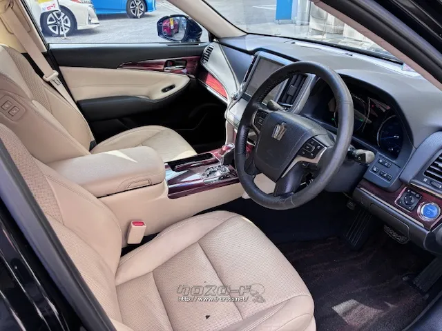 お問い合わせはユーポス奥武山店まで!098-852-0810 トヨタ クラウンロイヤル