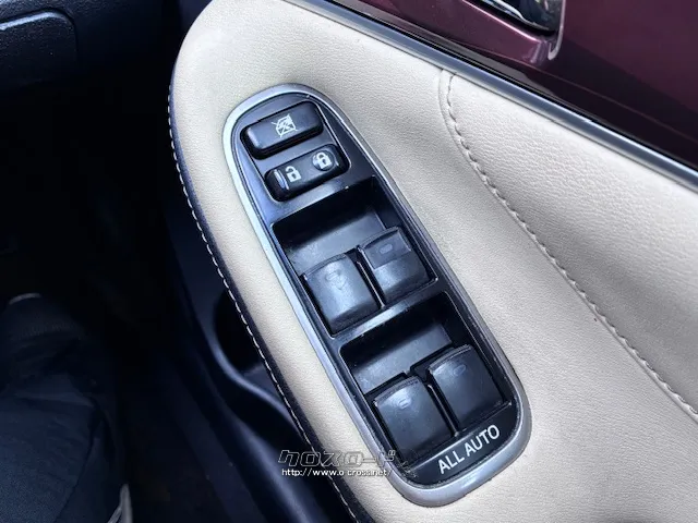 お問い合わせはユーポス奥武山店まで!098-852-0810 トヨタ クラウンロイヤル