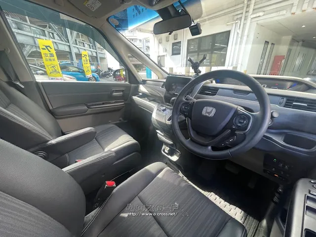 エンジンは、1.5L 水冷直列4気筒横DOHCを搭載 ホンダ フリード