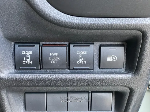 お問い合わせはユーポス奥武山店まで!098-852-0810 トヨタ シエンタ