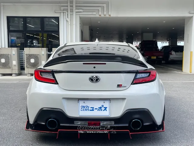 意のままの走りを想起させるワイドなスタンスと低重心を表現している。 トヨタ GR86