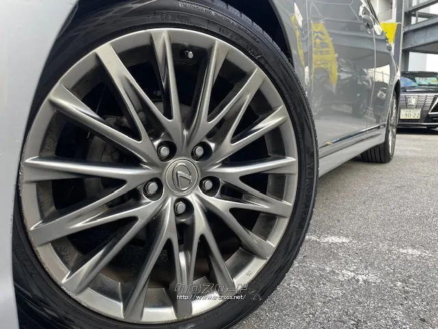 タイヤサイズ(前後)215/55R17 94W レクサス HS