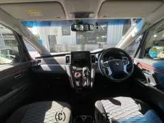 三菱 デリカD：5