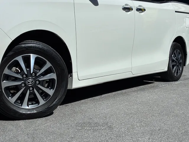 タイヤサイズ(前後)195/65R15 トヨタ エスクァイア