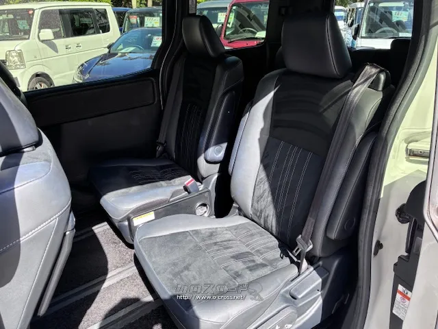 お問い合わせはユーポス奥武山店まで!098-852-0810 トヨタ エスクァイア