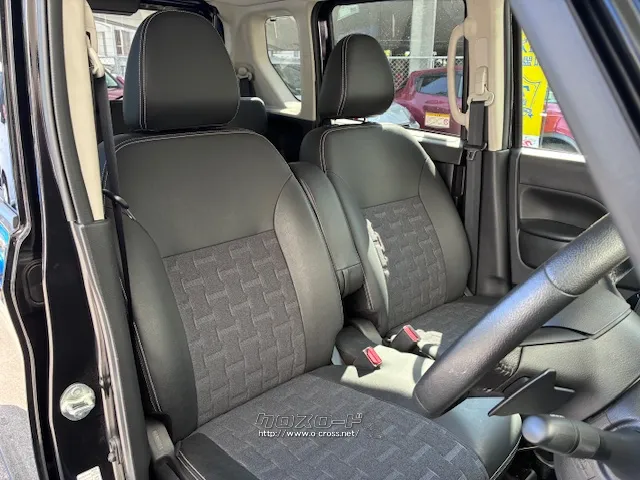 座面に立体的なエンボス加工を施すことで、蒸れにくく座り心地のよい機能的なシート 三菱 デリカミニ