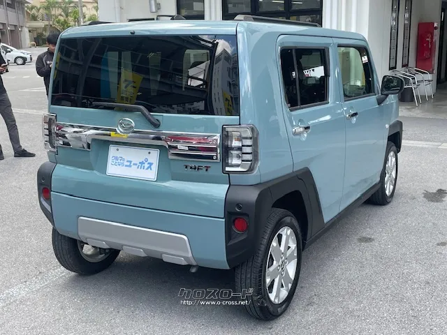 前席上には大きなガラスルーフ「スカイフィールトップ」を全車標準装備。 ダイハツ タフト