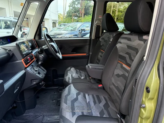 フロントシートにはセンターコンソール付き ダイハツ タント