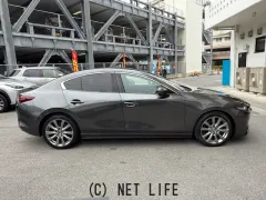 マツダ MAZDA3セダン