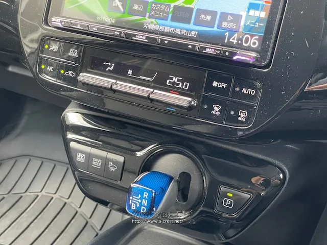 お問い合わせはユーポス奥武山店まで!098-852-0810 トヨタ プリウス