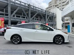 トヨタ プリウス