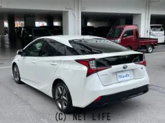 トヨタ プリウス