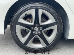 トヨタ プリウス