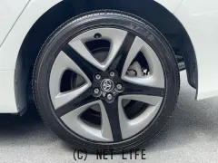 トヨタ プリウス