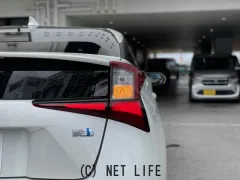 トヨタ プリウス