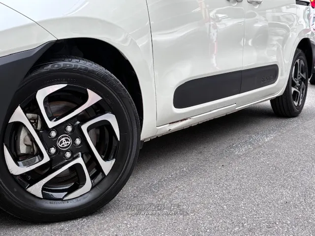 タイヤサイズ(前後)185/65R15 トヨタ シエンタ