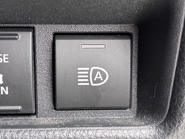 お問い合わせはユーポス奥武山店まで!098-852-0810 トヨタ シエンタ