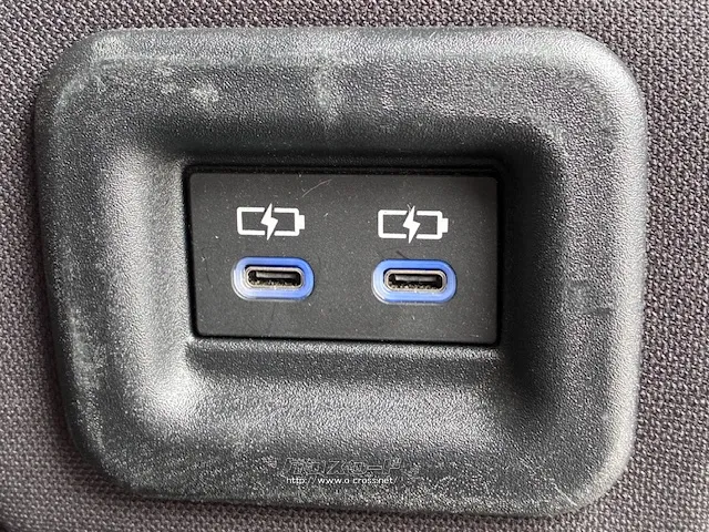 お問い合わせはユーポス奥武山店まで!098-852-0810 トヨタ シエンタ