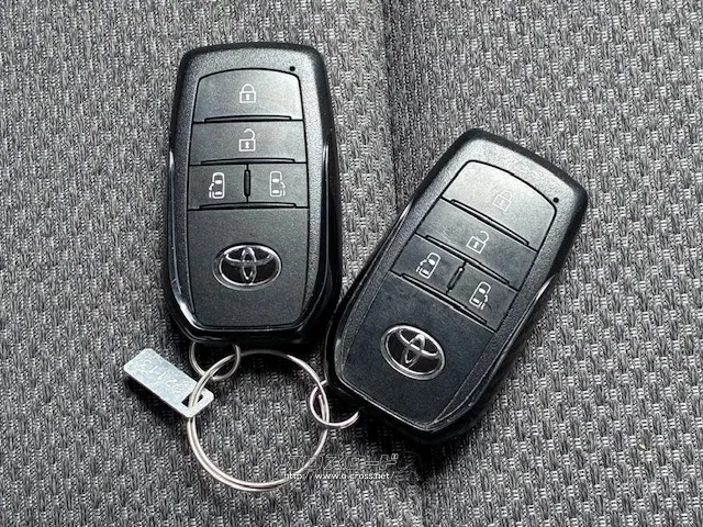 お問い合わせはユーポス奥武山店まで!098-852-0810 トヨタ シエンタ