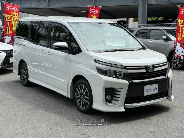 迫力のあるフロントマスクと低重心のワイドボディ トヨタ ヴォクシー