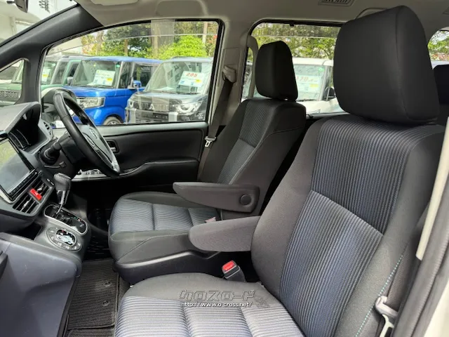 3列シート7人乗り仕様 トヨタ ヴォクシー