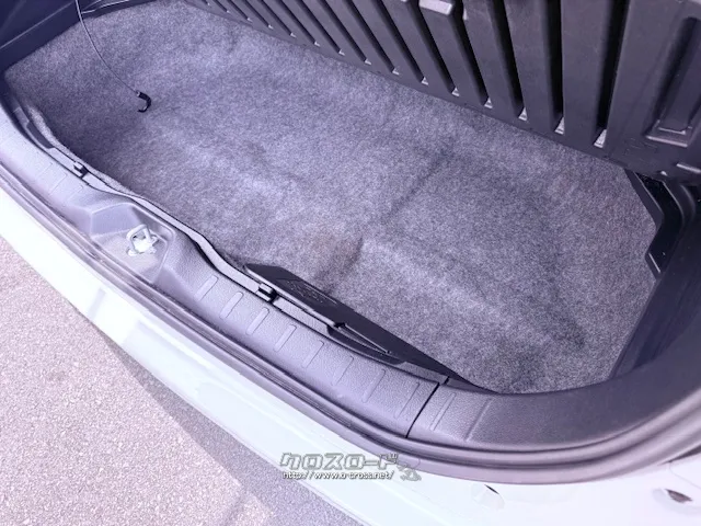 荷室下のも収納スペース トヨタ ヴォクシー