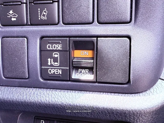 パワースライドドア トヨタ ヴォクシー