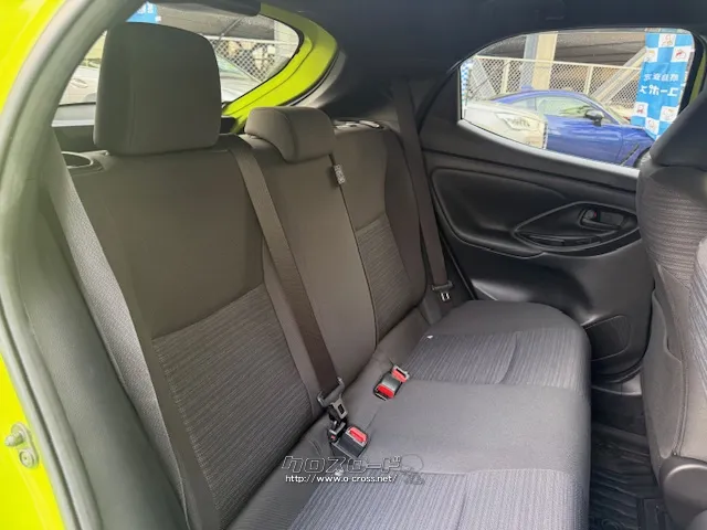 後席も足元まで広々とした空間 トヨタ ヤリス