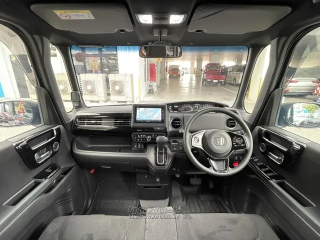 マルチブラック塗装の加飾を刷新し深みのある奥行き感を与えた。 ホンダ N-BOX