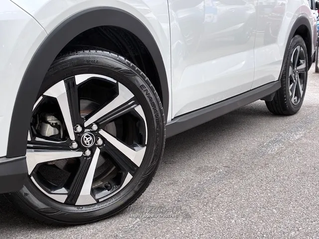 タイヤサイズ(前後)195/60R17 トヨタ ライズ