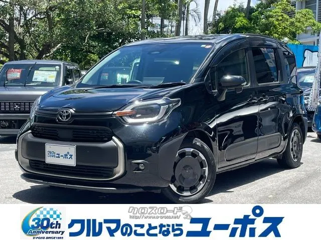 コンパクトな5ナンバーサイズに7人乗り、両側スライドドアを持つミニバン。 トヨタ シエンタ