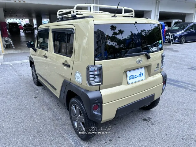 前席上には大きなガラスルーフ「スカイフィールトップ」を全車標準装備 ダイハツ タフト