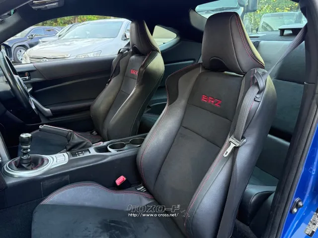 ホールド感とクッション性を兼ね備えたフロントシート スバル BRZ