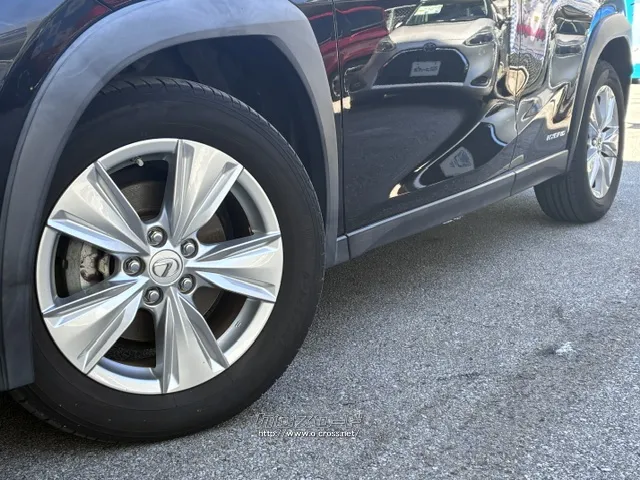 タイヤサイズ(前後)215/60R17 96H レクサス UX