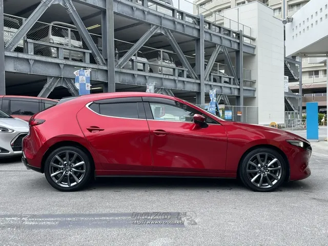 お問い合わせはユーポス奥武山店まで!098-852-0810 マツダ MAZDA3ファストバック