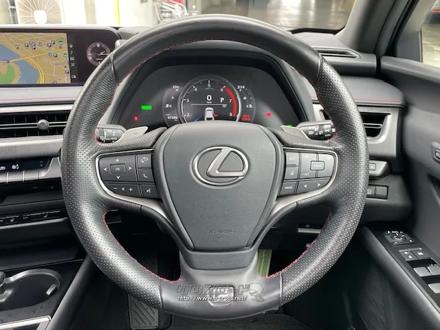 WLTCモード燃費22.8km/リットル レクサス UX