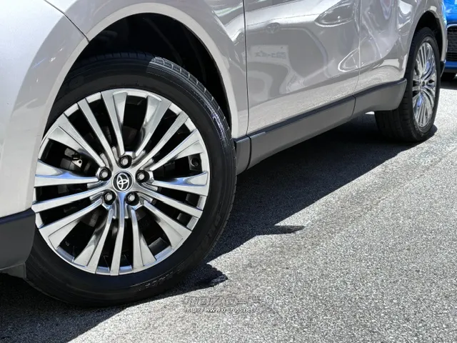 タイヤサイズ(前後)225/55R19 トヨタ ハリアー
