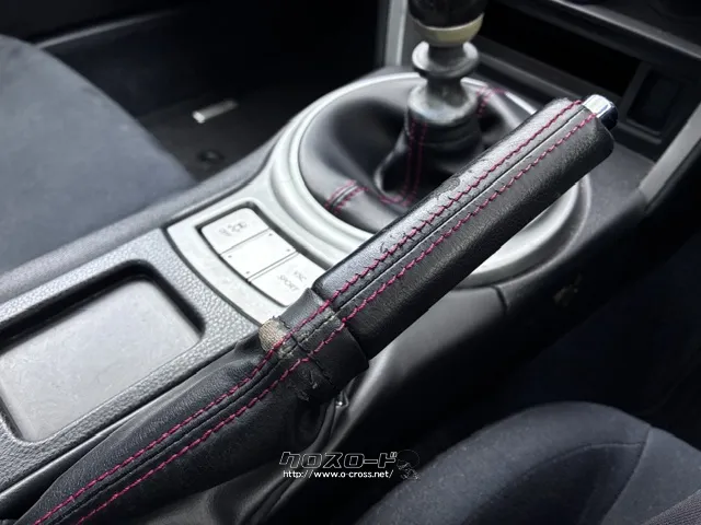 サイドブレーキはハンドでおこなえます スバル BRZ