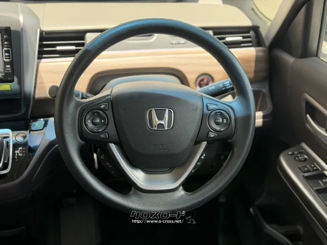 誘導照明付のスタートスイッチを採用したスマートエントリーを標準装備。 ホンダ フリード
