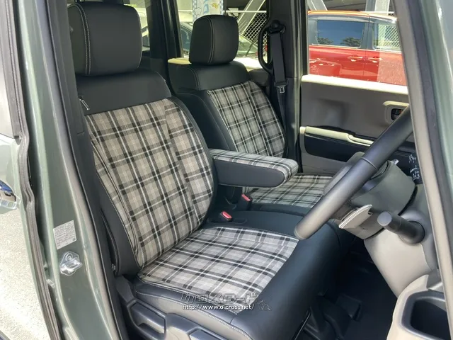 汚れが目立ちにくいチェック柄の撥水シートを採用 ホンダ N-BOX