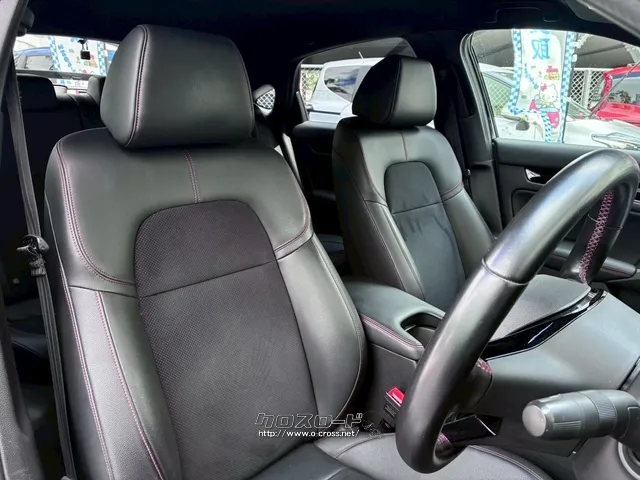 ホールド性が高く、座り心地の良いハーフレザーシート ホンダ シビック