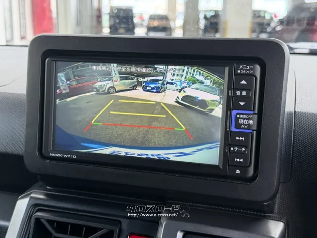駐車時も安心のバックカメラ付き ダイハツ タフト