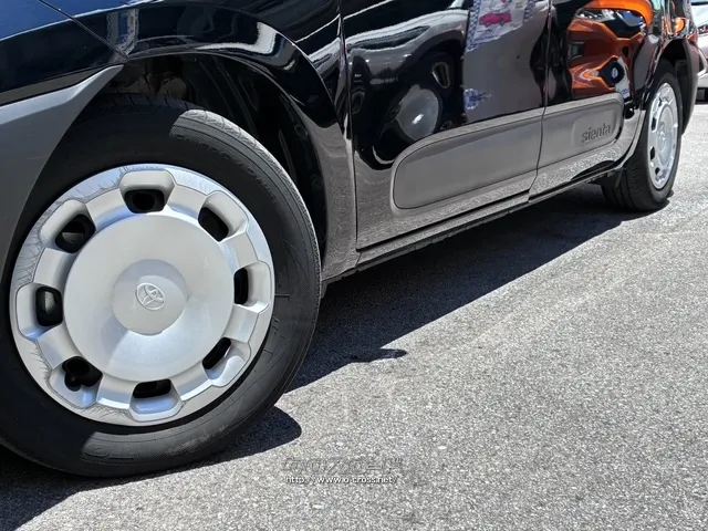 タイヤサイズ(前後)185/65R15 トヨタ シエンタ